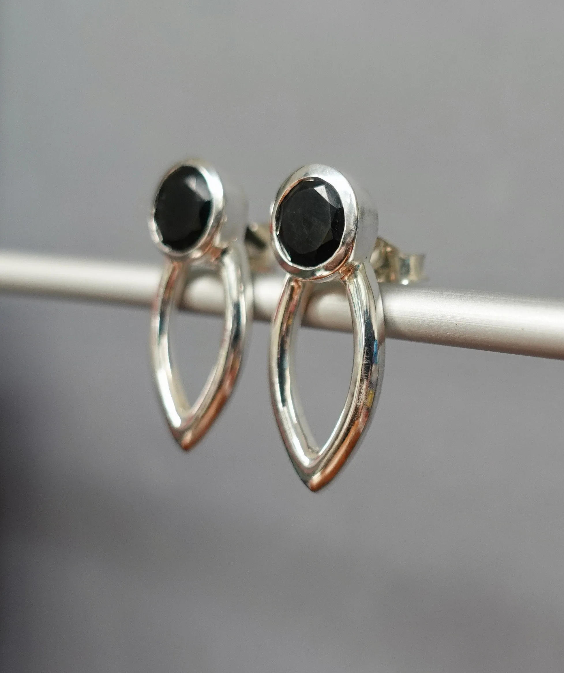 Black Onyx Facetted Stud Post Silver Earrings, E2Oa