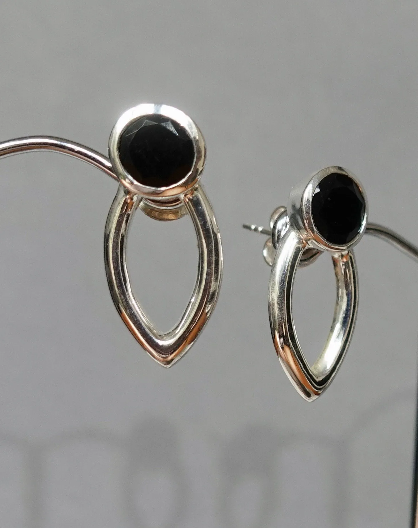 Black Onyx Facetted Stud Post Silver Earrings, E2Oa