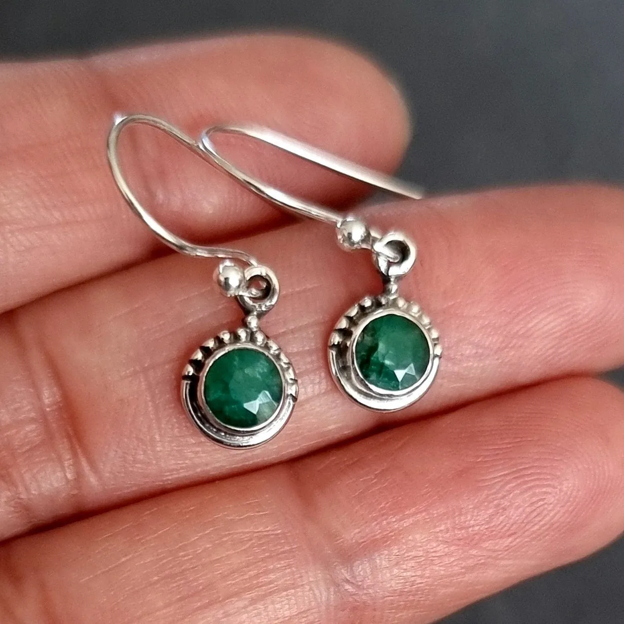 Boho Round 5mm/6mm Emerald 925 Silver Earrings, E91EM