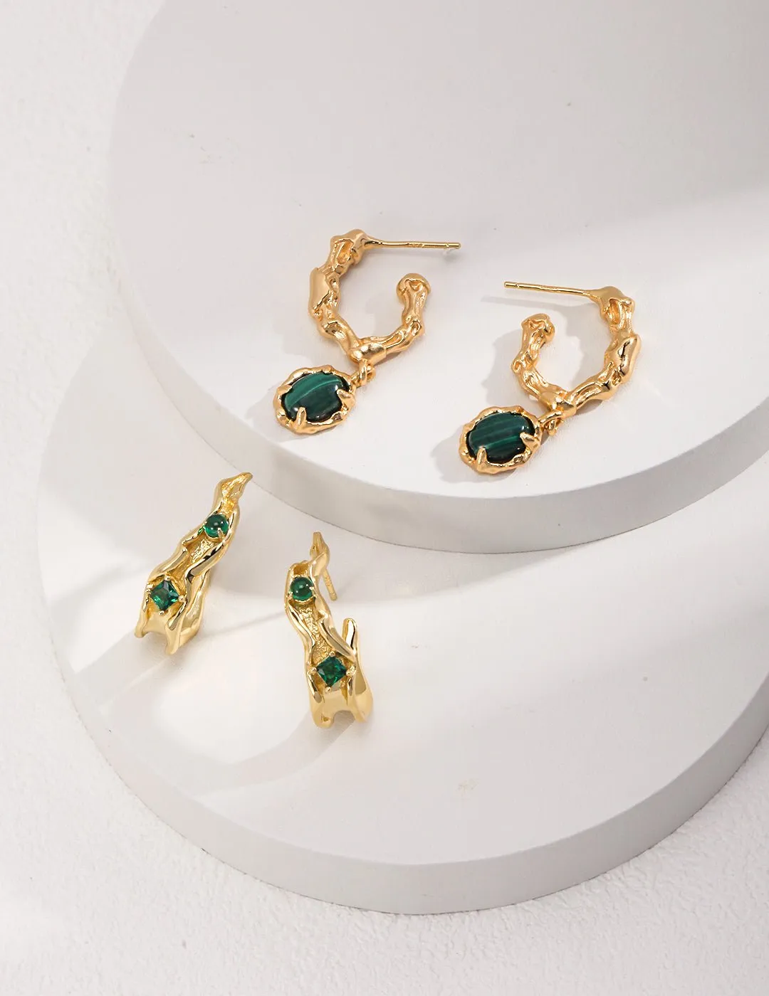 C-shaped Malachite Earrings Gold