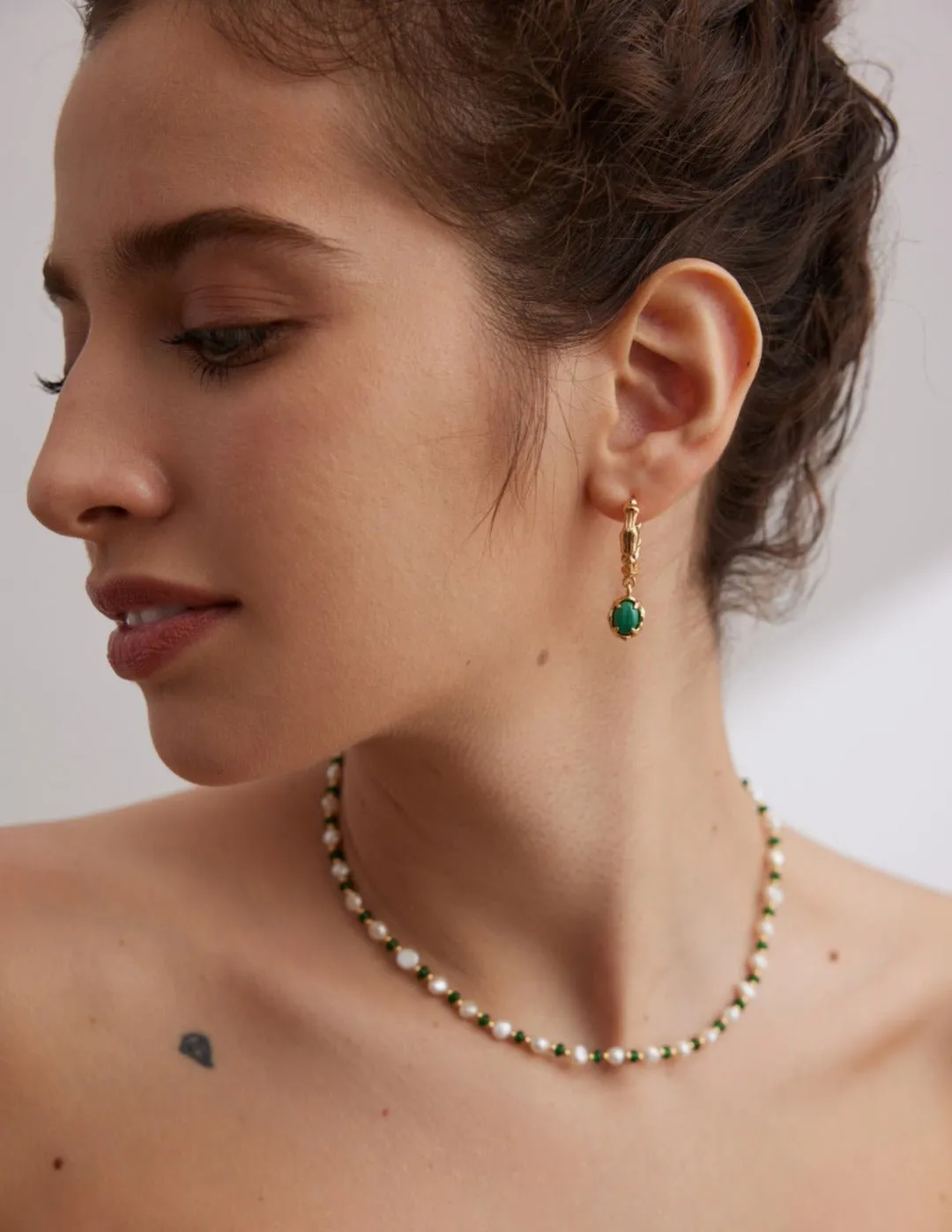 C-shaped Malachite Earrings Gold