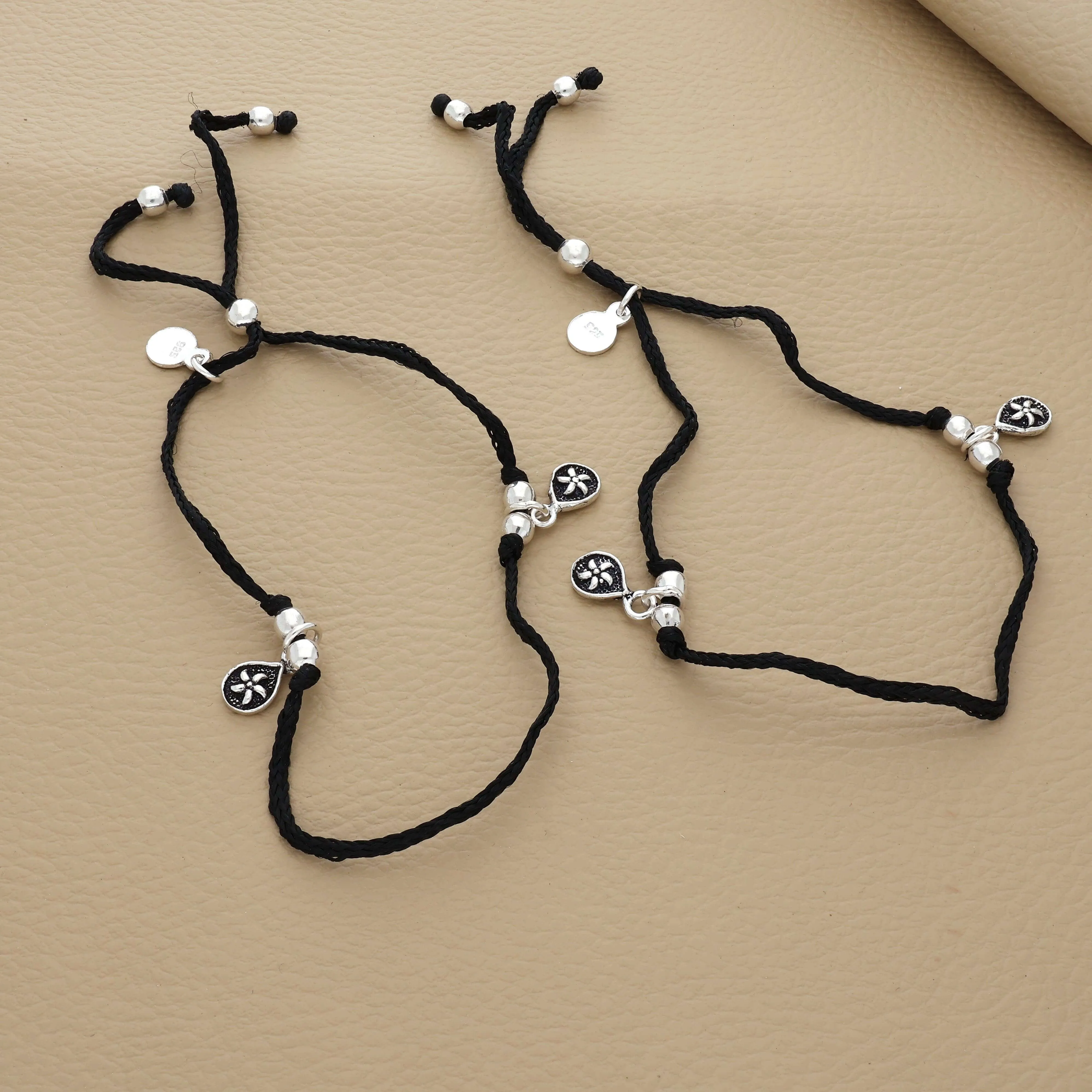Glistening Cute Charm Silver Thread Anklet (Pair)