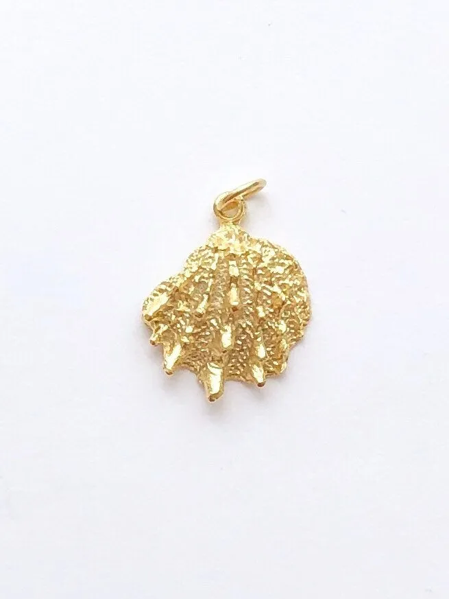 Shell Charm, Shell Pendant, Gold Charm, Charm Bracelet, Summer Jewelry, Beach Jewelry, Spiny Jewel Box Oyster Shell