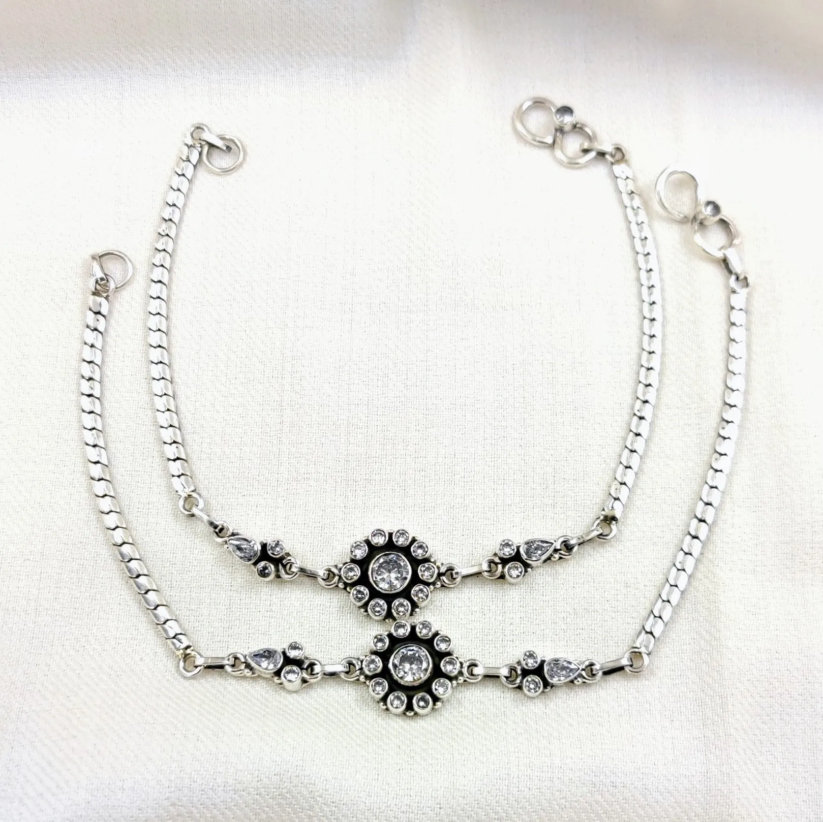 White Flower Chain Anklets